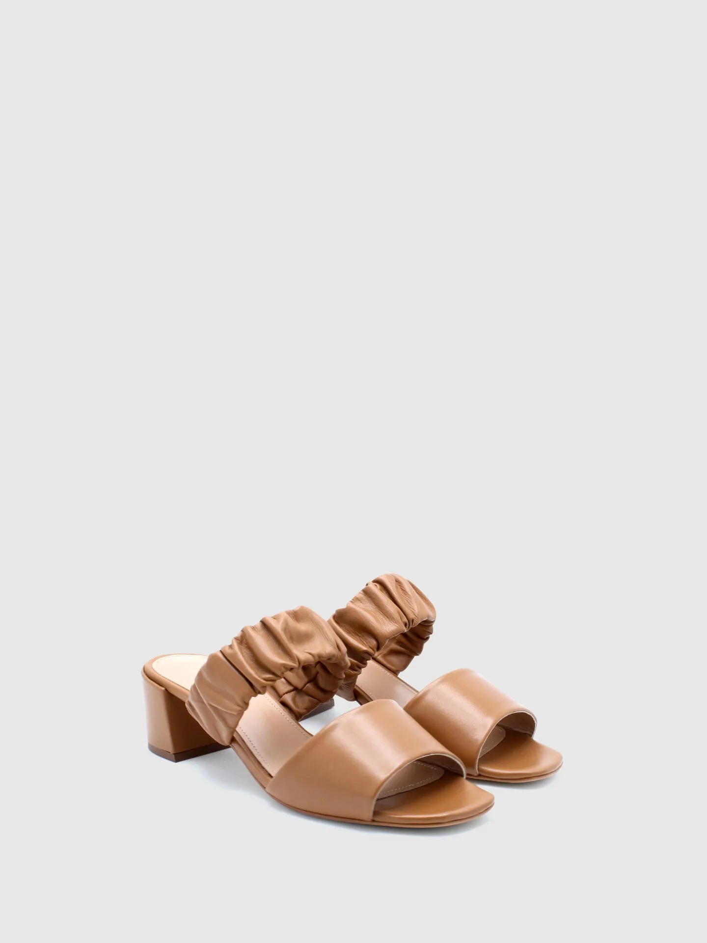 Heel Sandals E01L2 Camel