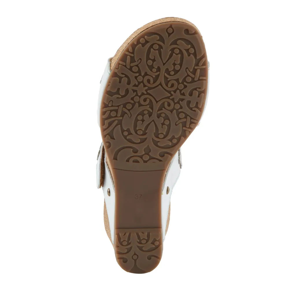 L'Artiste By Spring Step Prettypetals White Multi Leather Sandal (Women's)