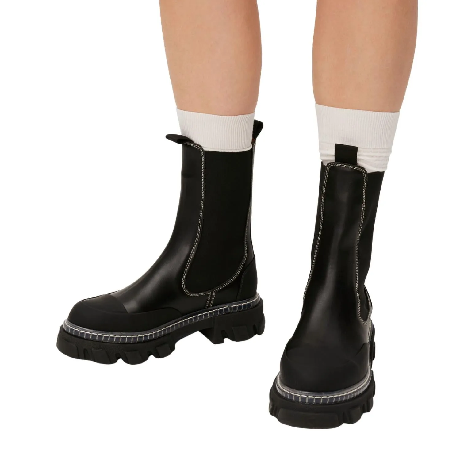 Mid Chelsea Boot In Black
