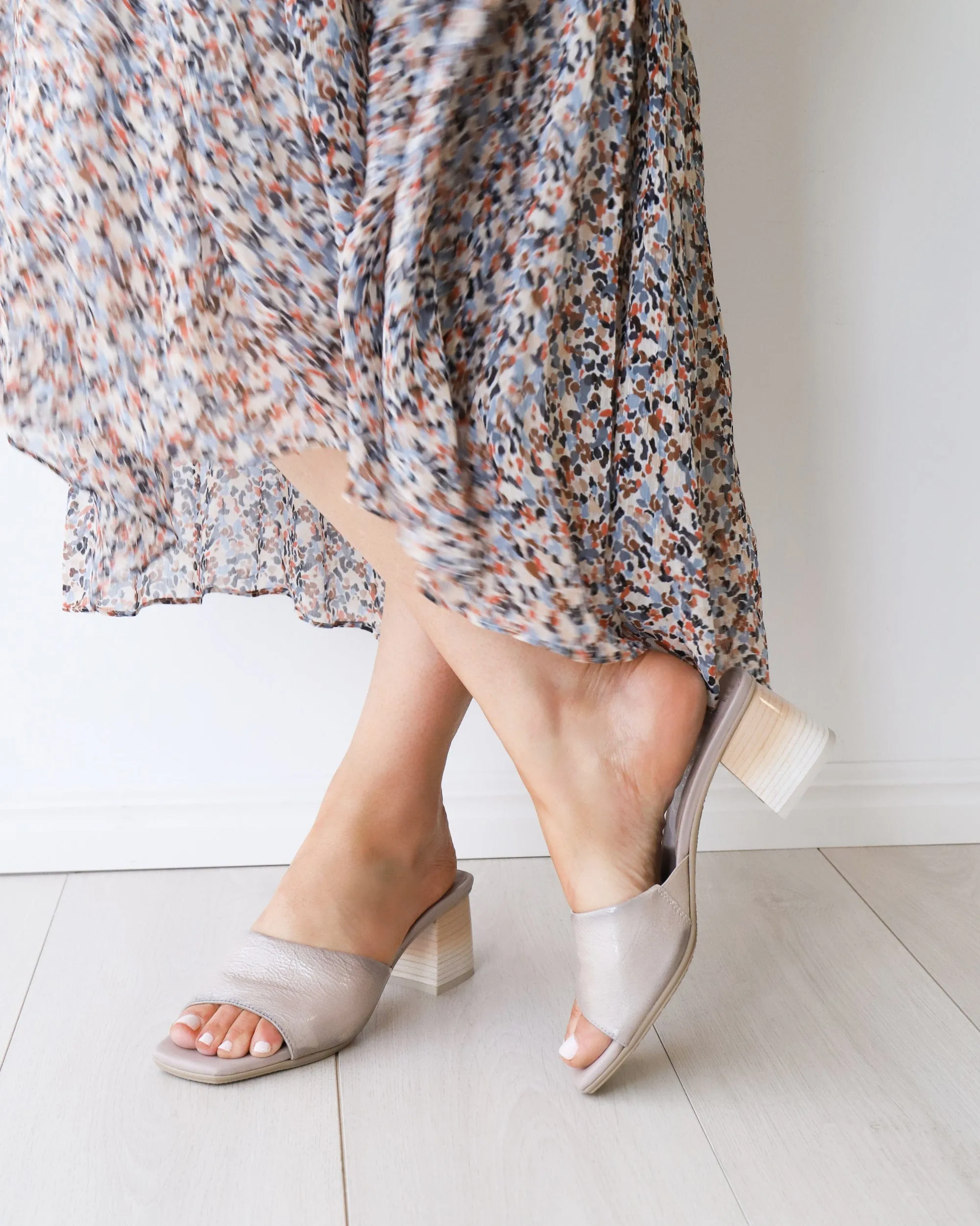 SANTI Light Taupe Patent
