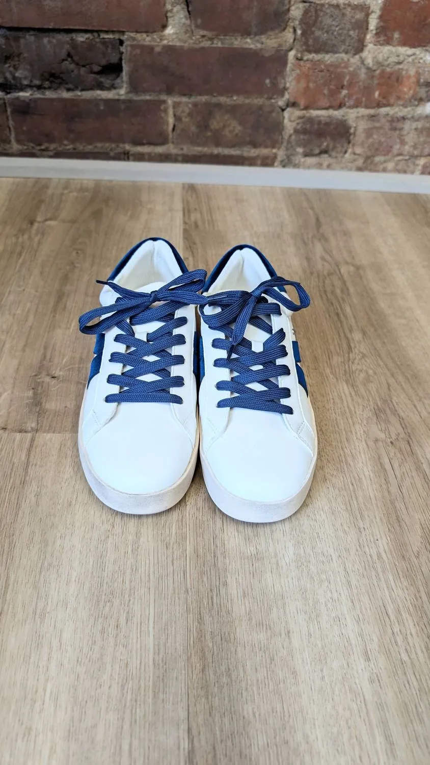 Women No Chaser Sneaker In Teal
