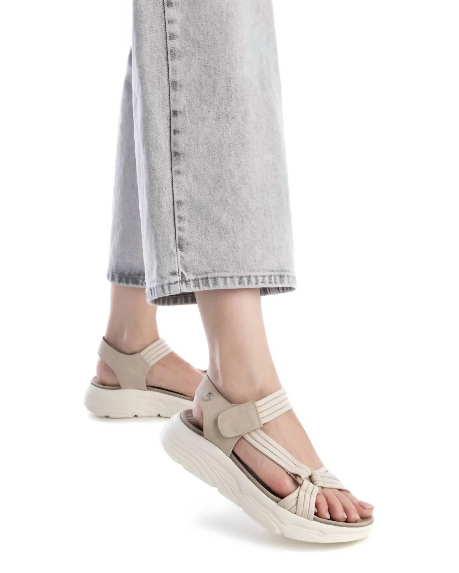 Women's Casual Sandals In Beige