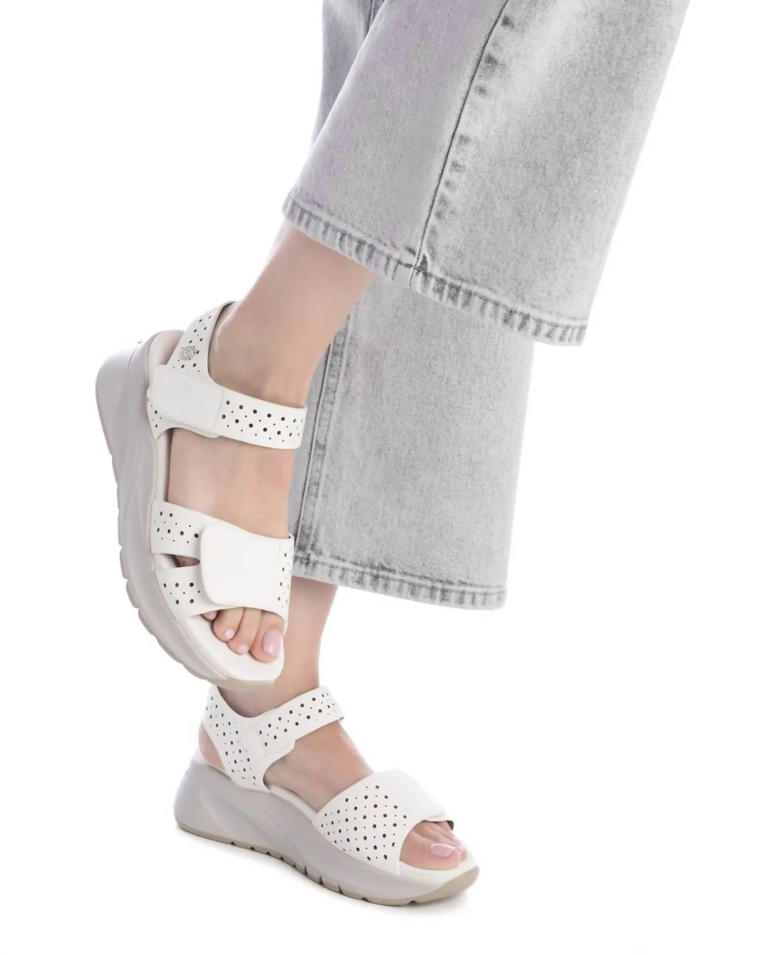Women's Casual Sandals In White