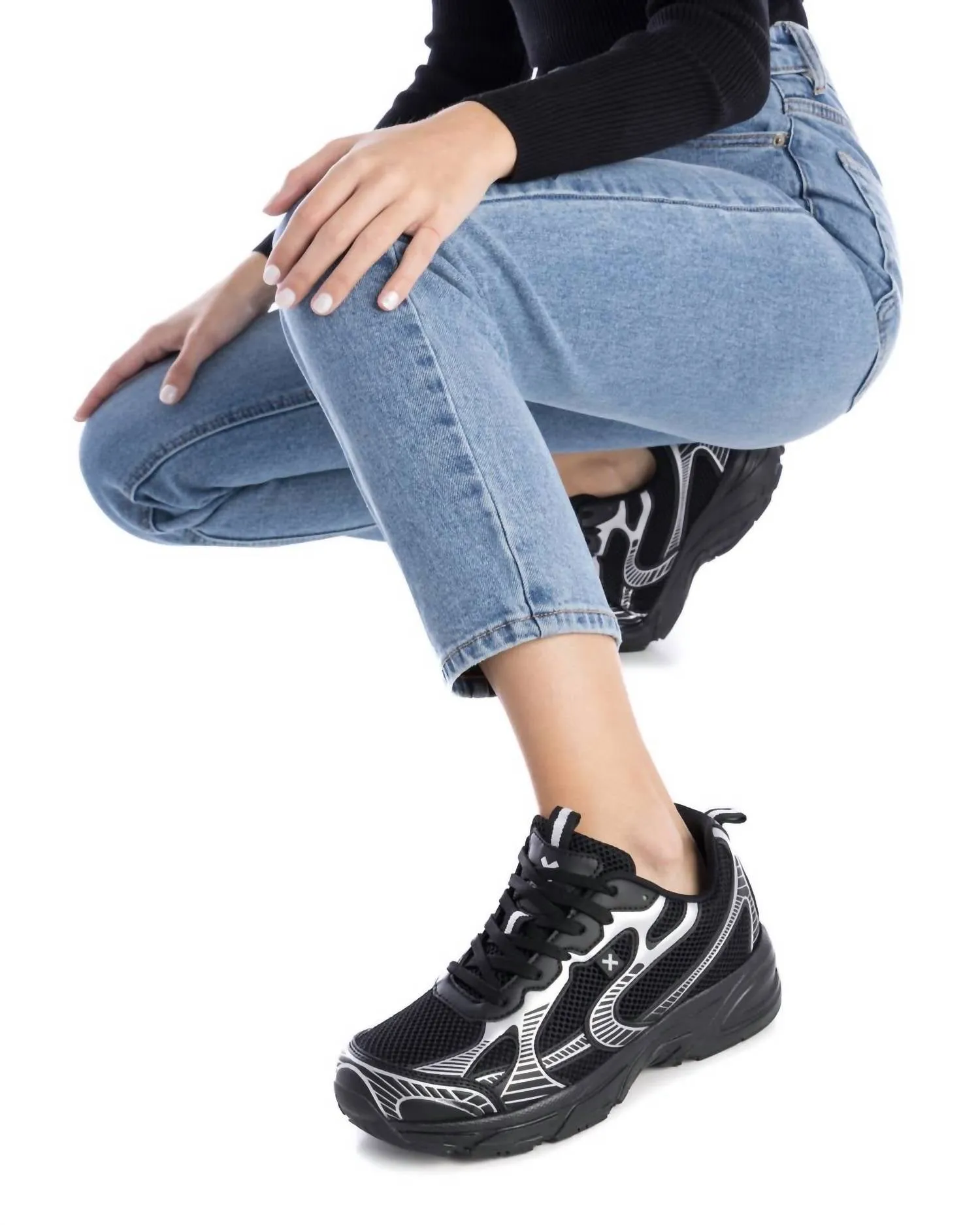 Women's Casual Sneakers In Black