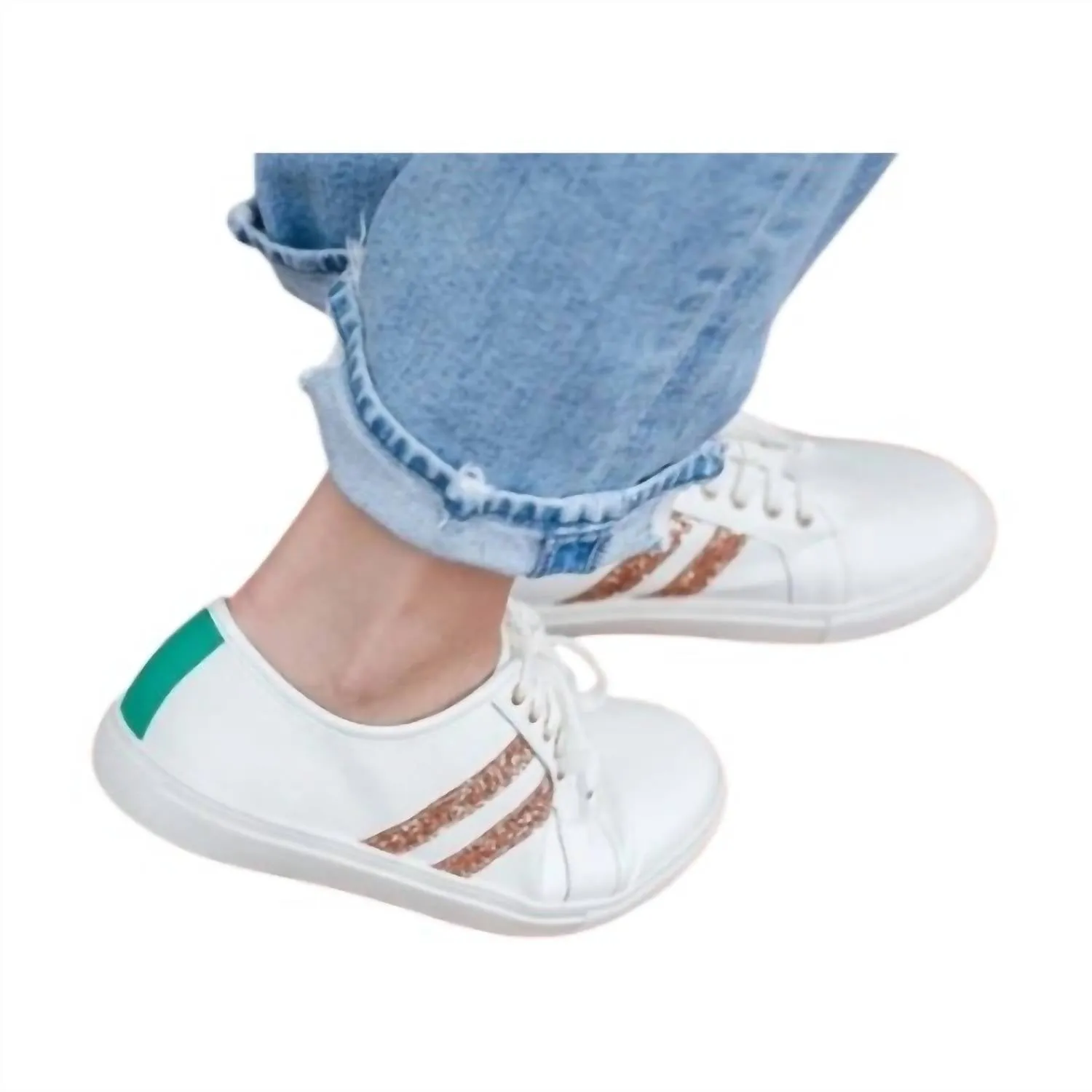Women's Closed Toe Sneakers In White