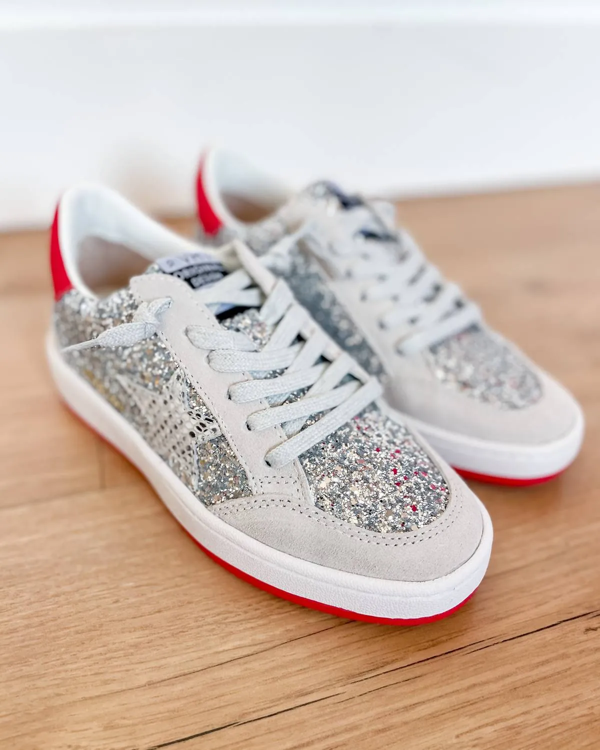 Women's Denisse 18 Sneakers In Silver/red