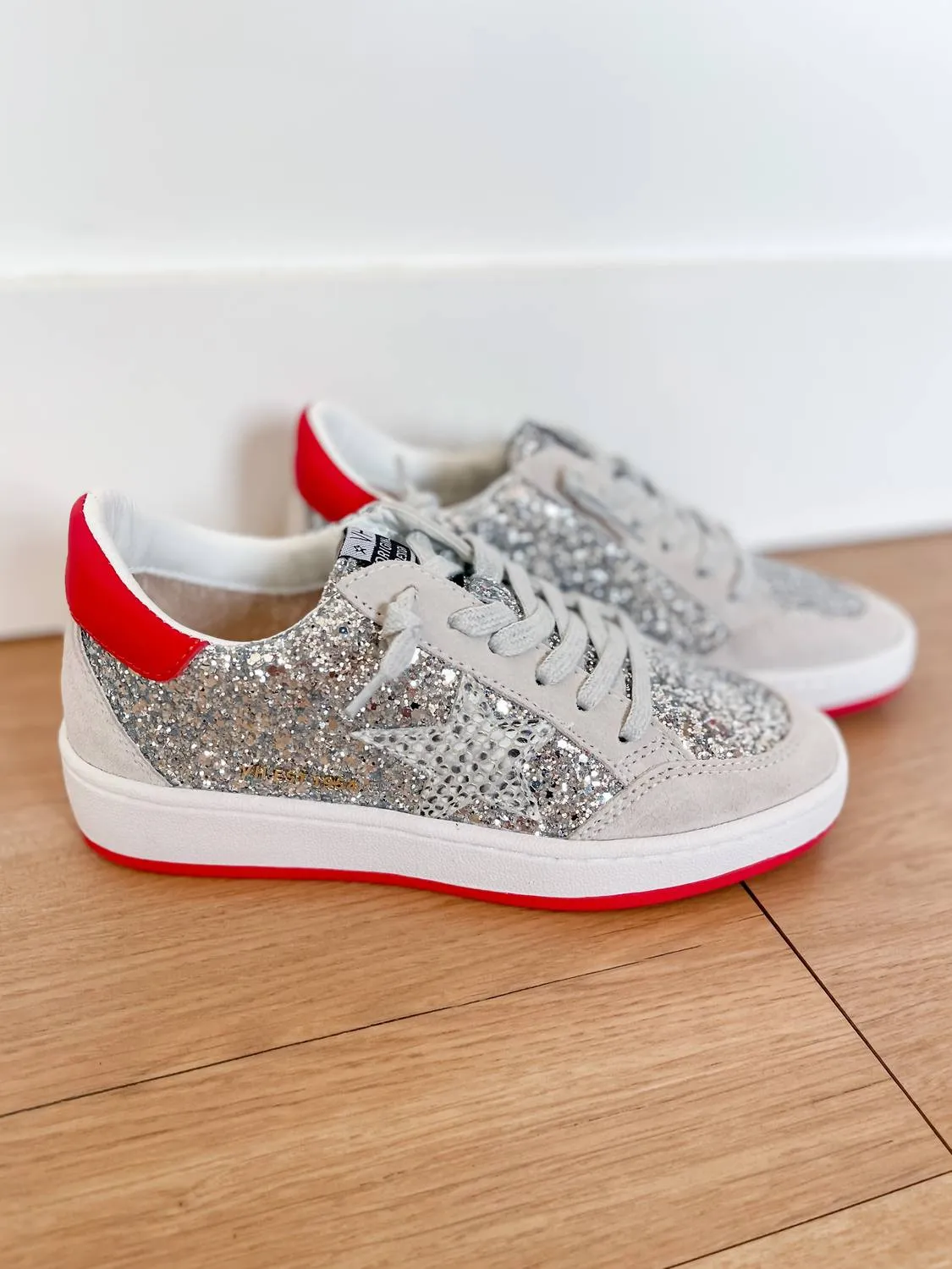 Women's Denisse 18 Sneakers In Silver/red