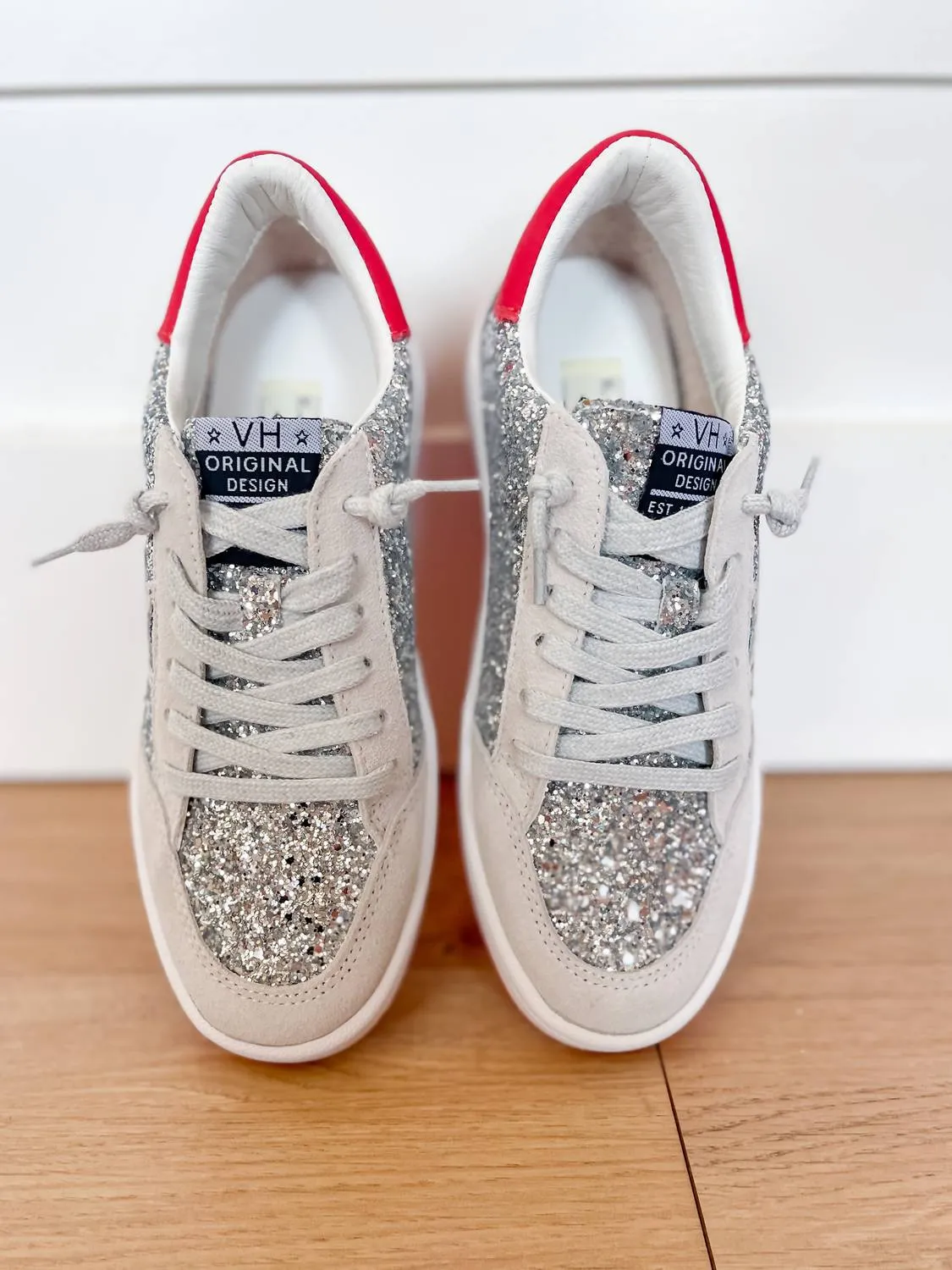Women's Denisse 18 Sneakers In Silver/red