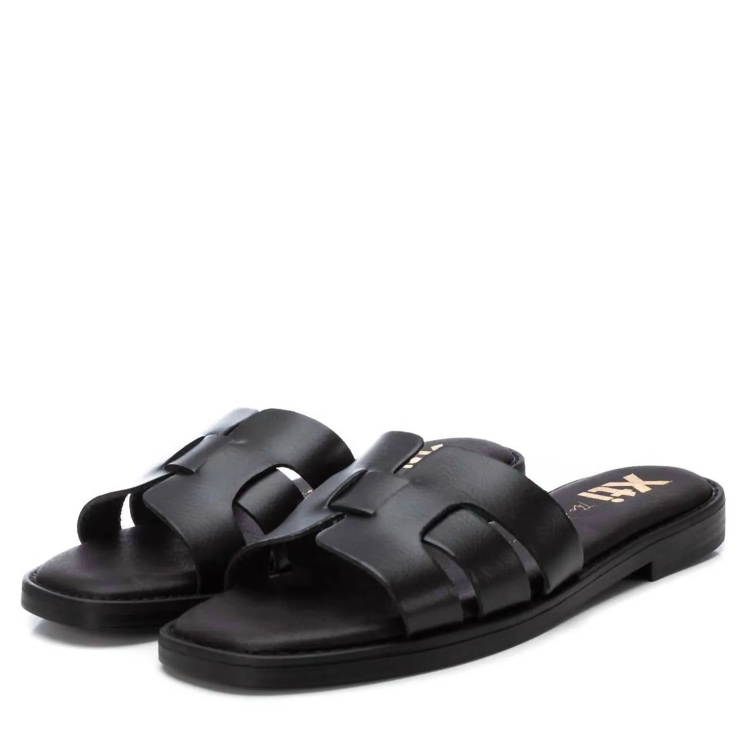Women's Flat Sandals In Black