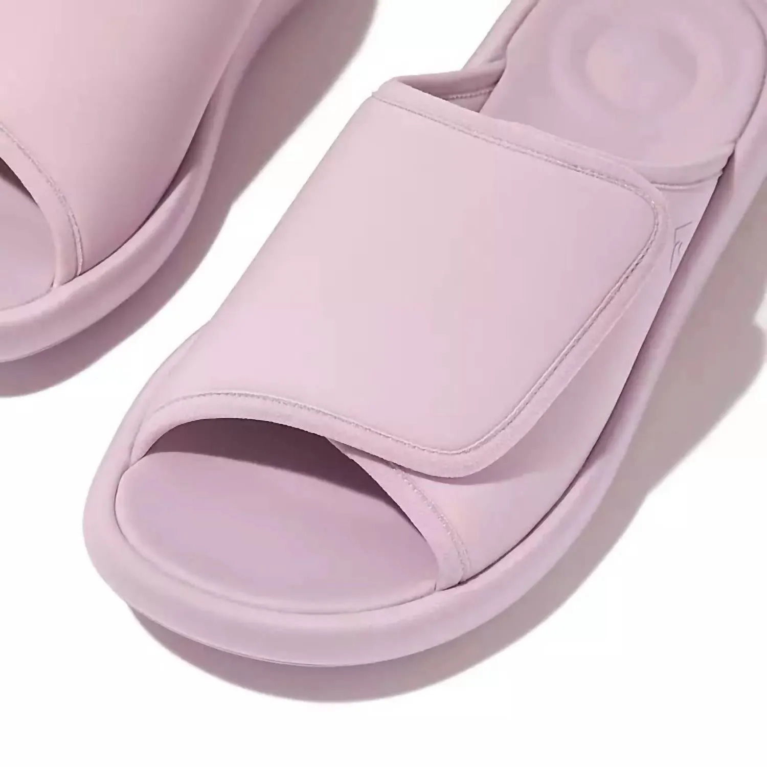 Women's Iqushion City Adjustable Water-Resistant Slide In Wild Lilac