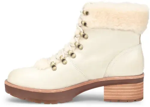 Women's Kork-Ease Winslet  Stay Warm in Style