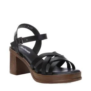 Women's Refresh Strappy Sandals In Black