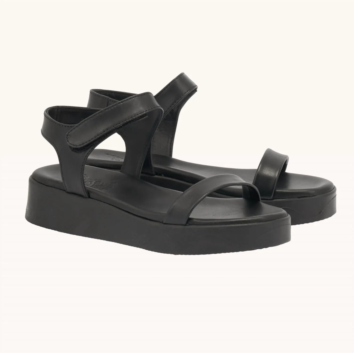 Women's Salamina Sandals In Black