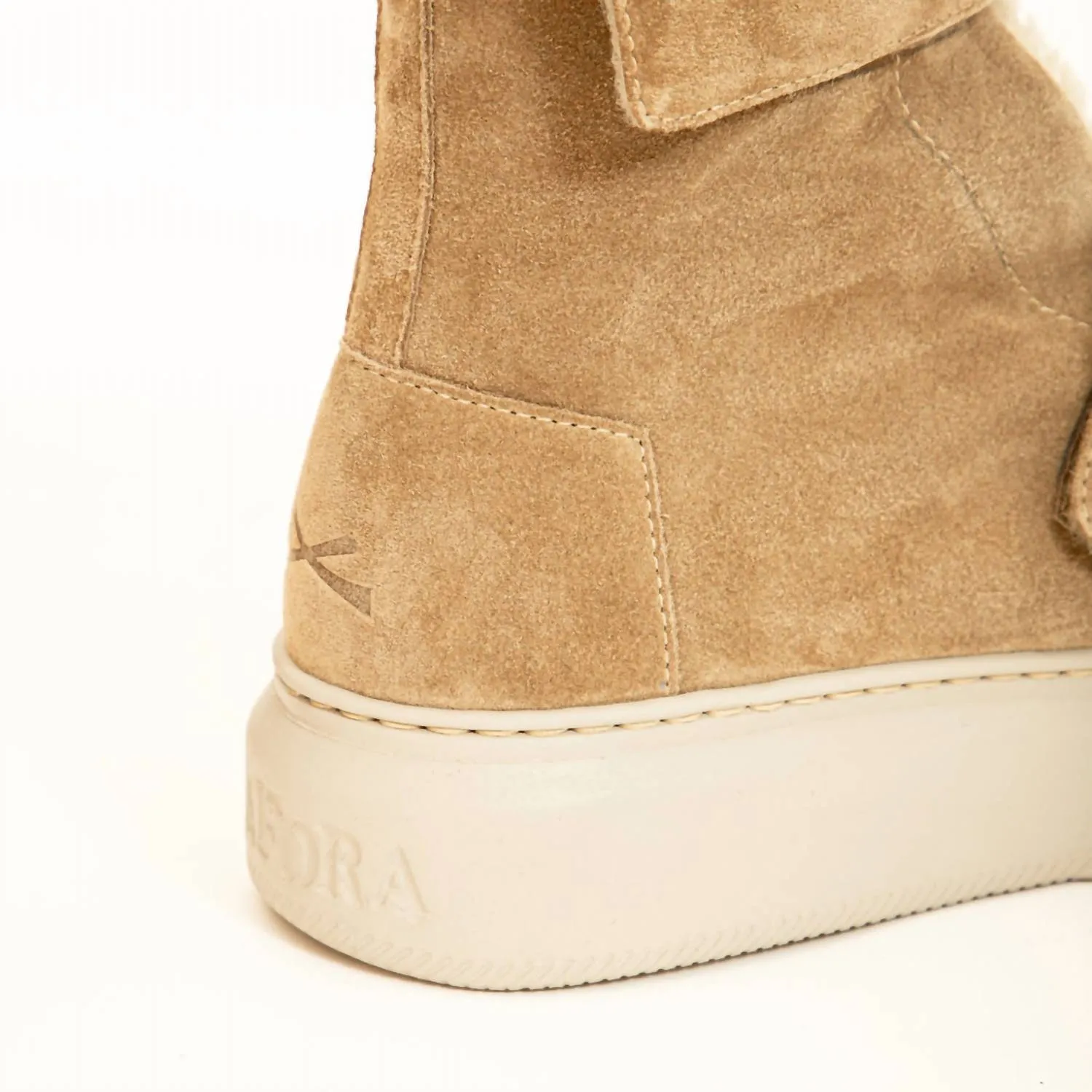 Women's Shearling Boot In Beige